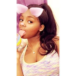 Meet your Posher, Stacie